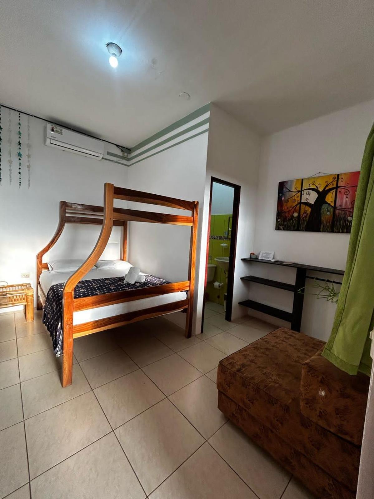 Hostal Casa Taisha Montañita 外观 照片