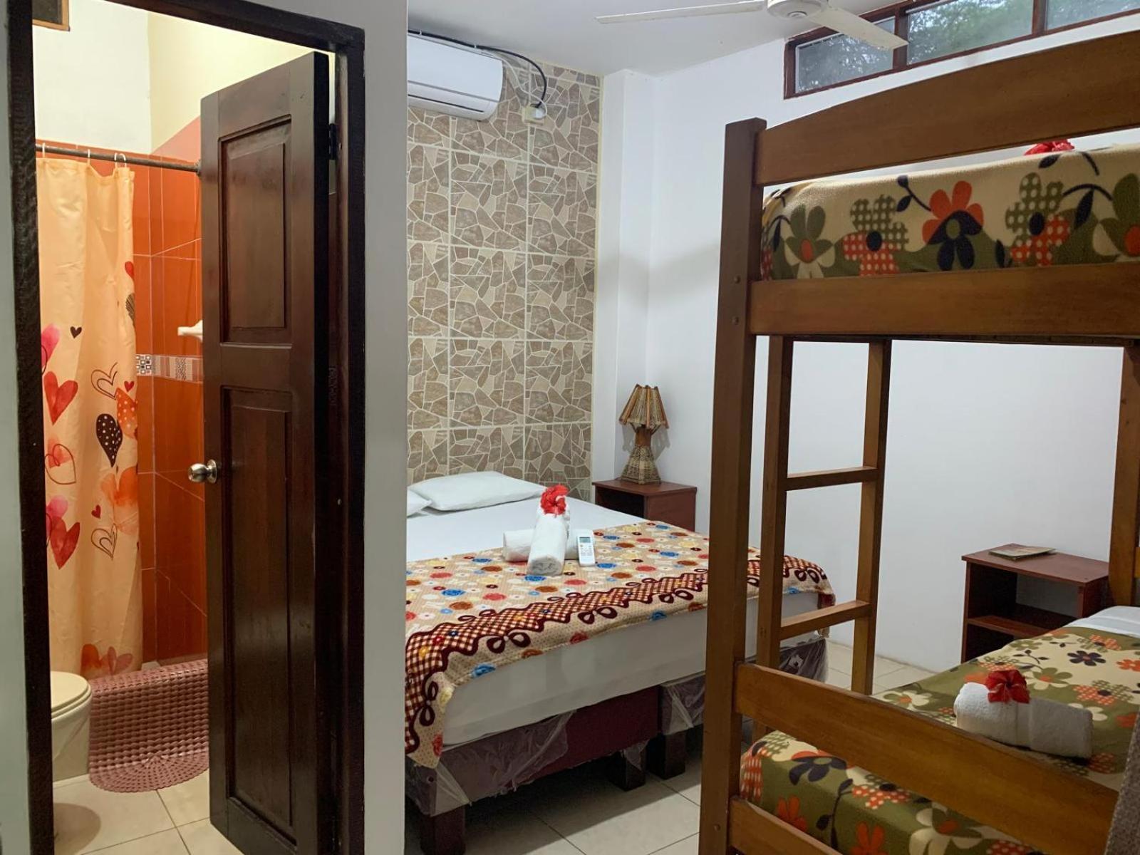 Hostal Casa Taisha Montañita 外观 照片