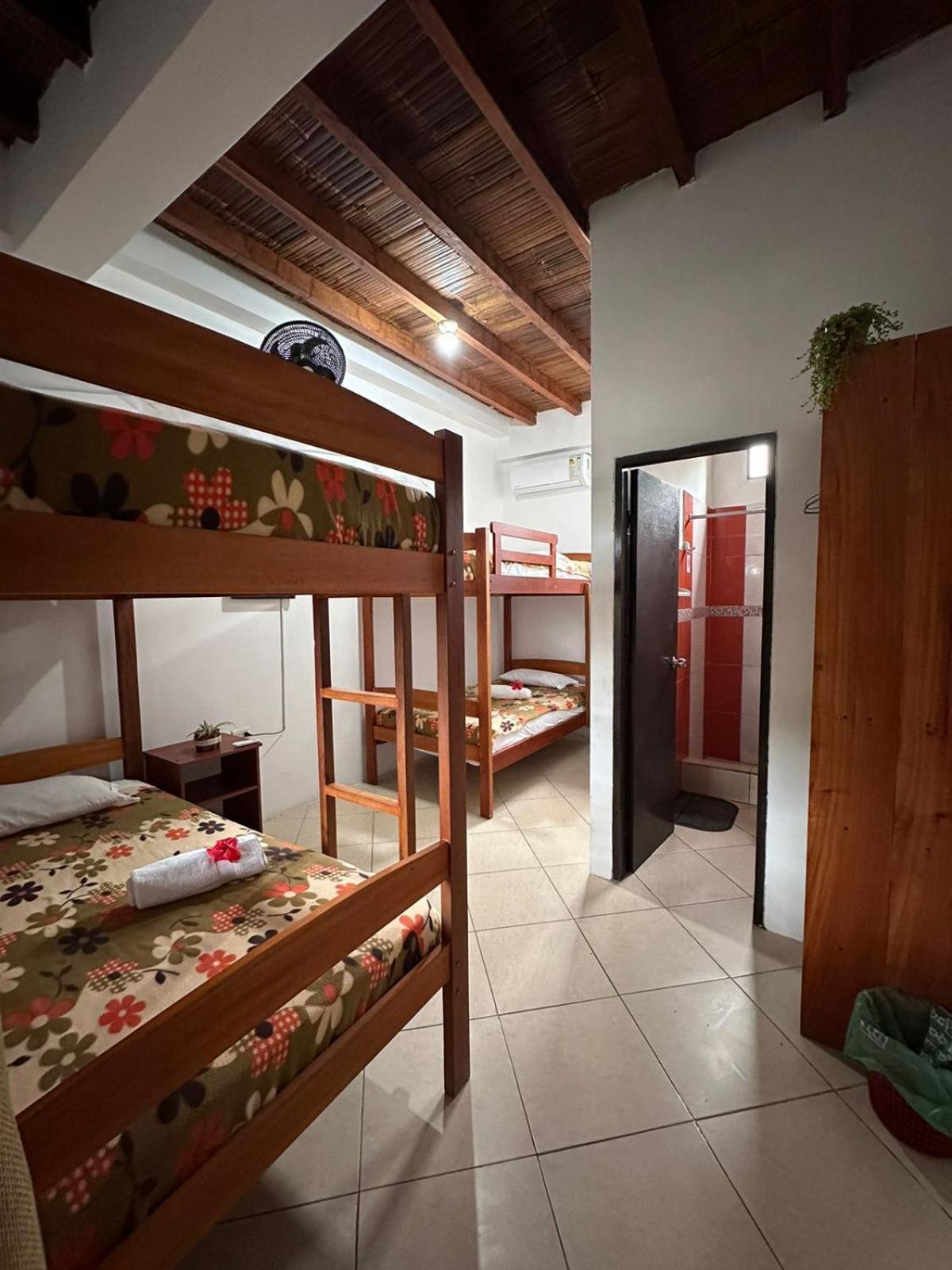 Hostal Casa Taisha Montañita 外观 照片