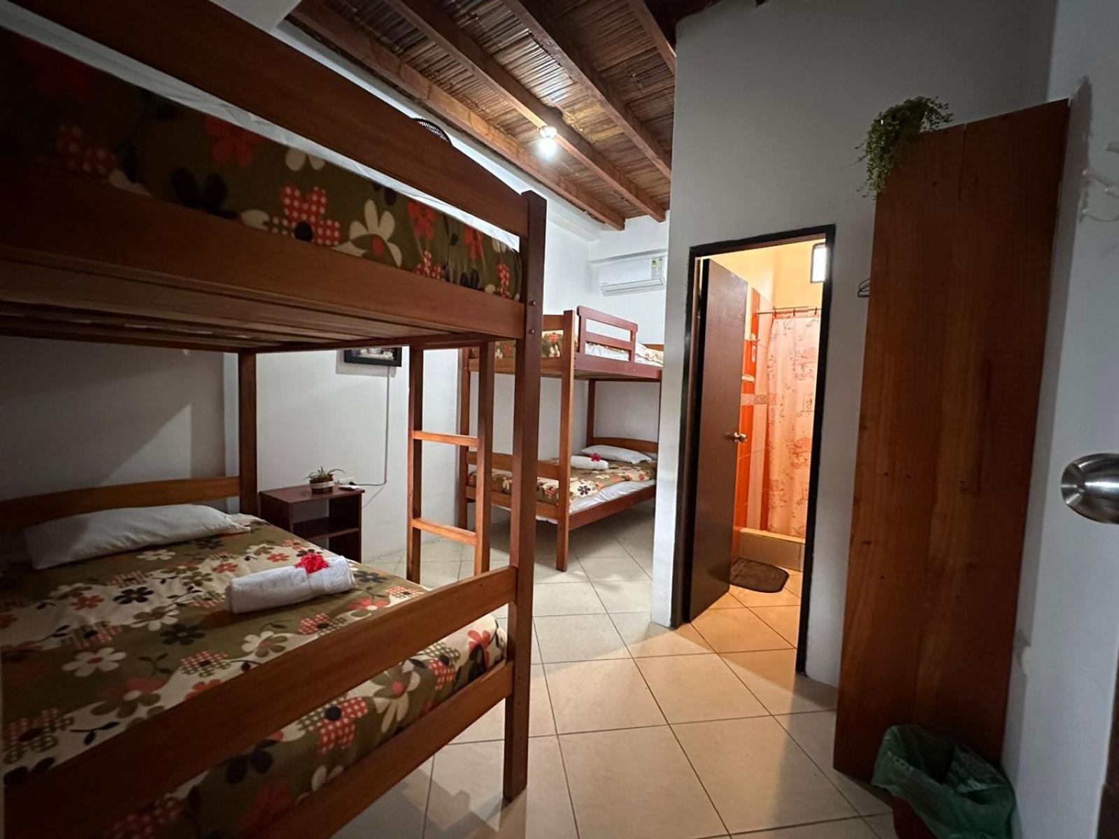 Hostal Casa Taisha Montañita 外观 照片
