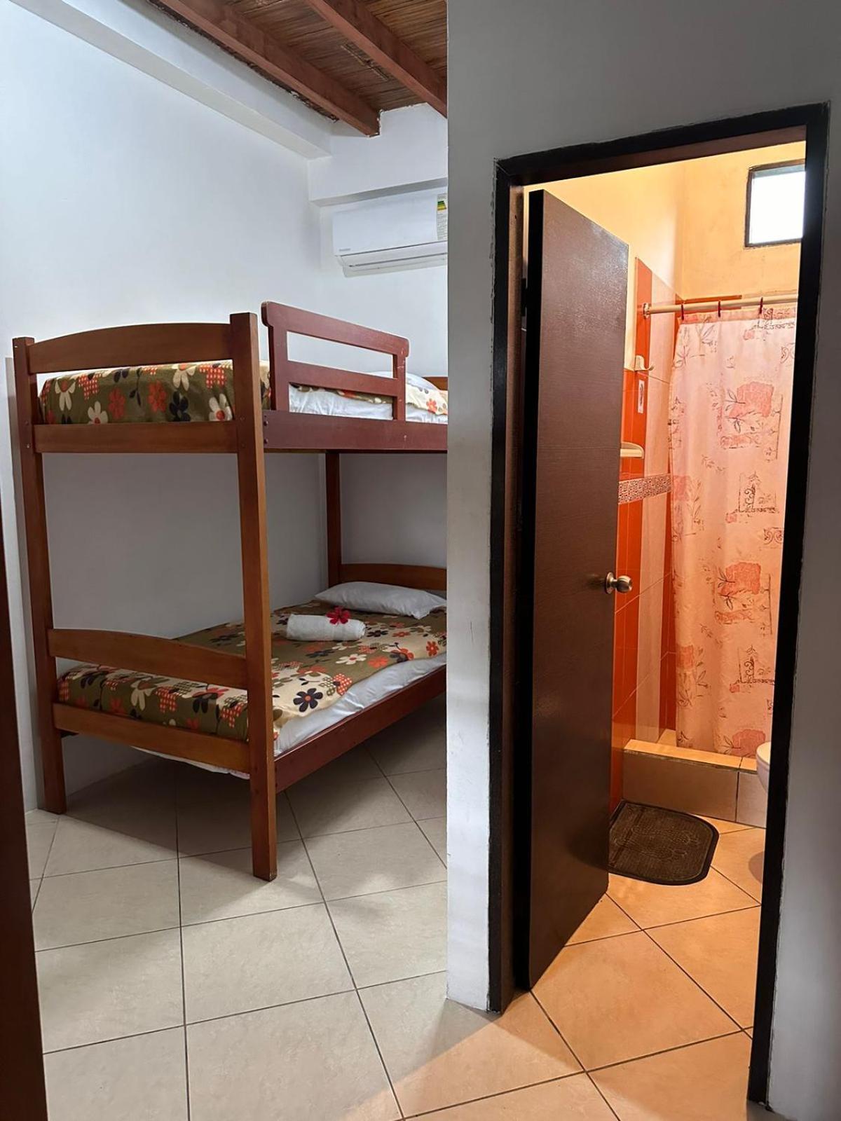 Hostal Casa Taisha Montañita 外观 照片